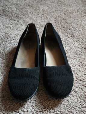 Skechers Women’s Black Knit Slip-On Flats
